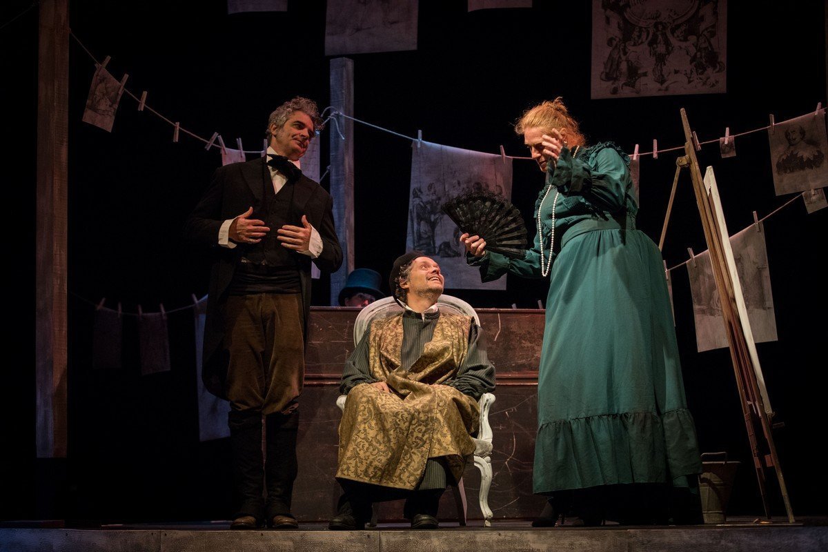 Foto di scena dello spettacolo teatrale I promessi sposi on air dell'Accademia dei Folli scritto da Emiliano Poddi